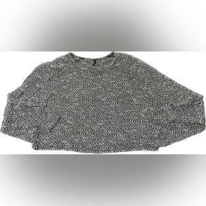 Crop top light weight sweater material top. No product tags.